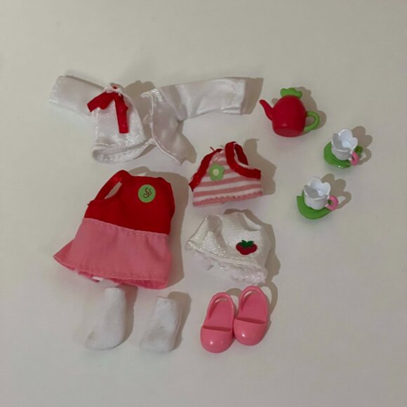 Strawberry Shortcake Berry Happy Home Playset with Doll & Accessories Vintage - Picture 12 of 15